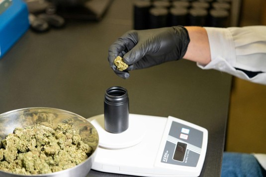 How Many Bowls Is an Eighth? Turning NJ Dispensary Weights into Sessions